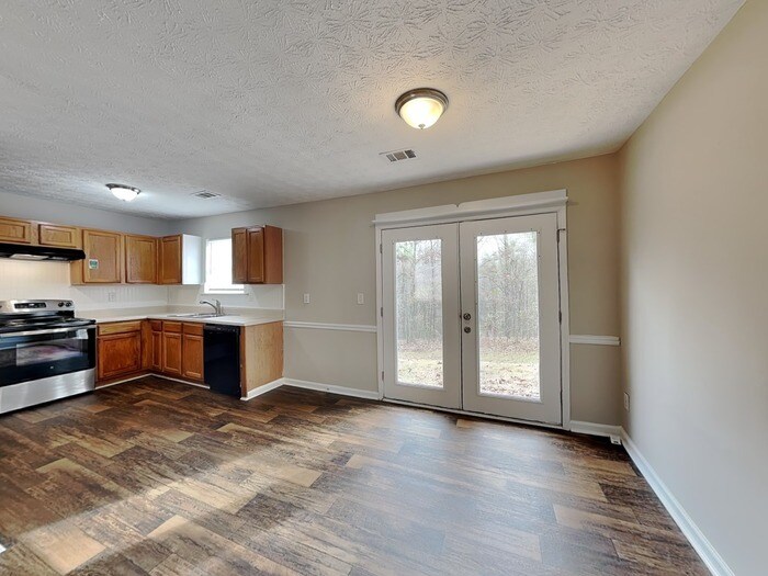 Building Photo - 488 Old Tree Dr