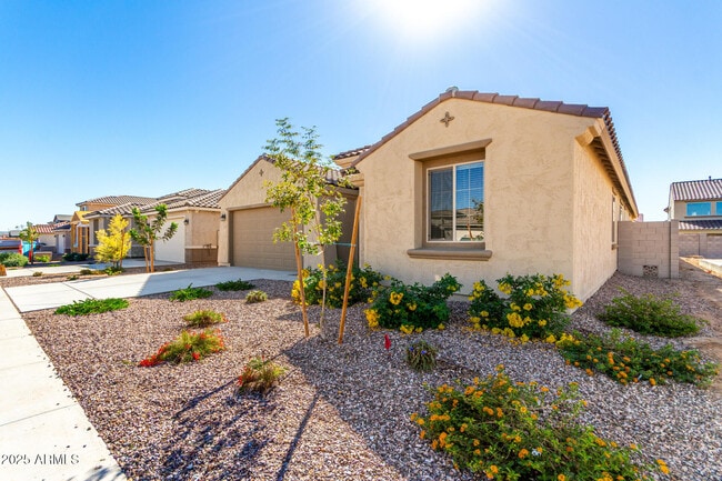 Building Photo - 17651 W Palo Verde Dr