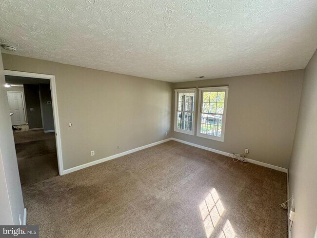 Building Photo - 3804 Ridge Knoll Ct