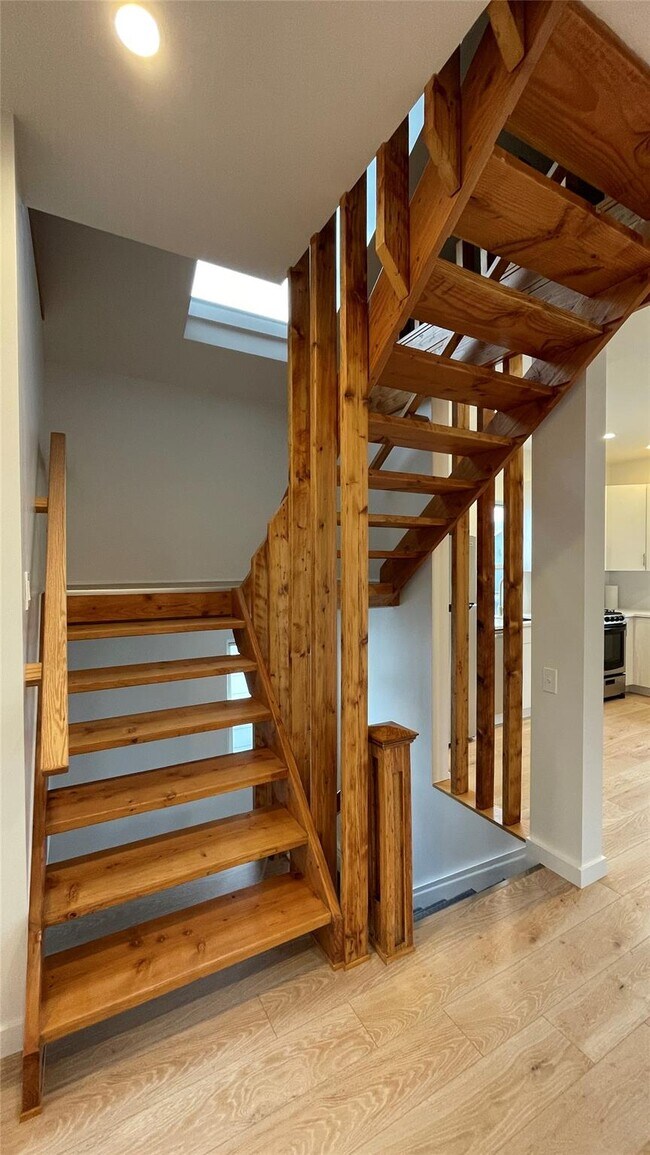 Building Photo - 318 Beach 69th St