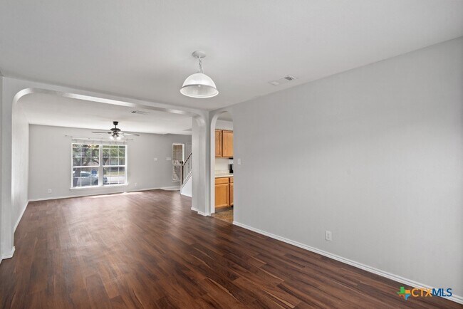 Building Photo - 2637 Dove Crossing Dr