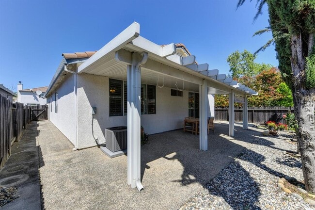 Building Photo - Home for Rent in Gold River, CA