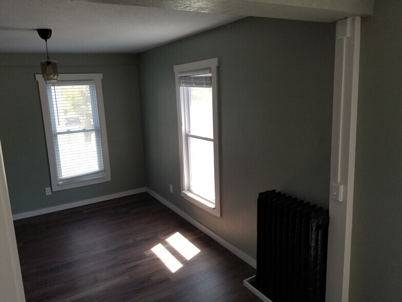 Building Photo - 1208 W 28th St