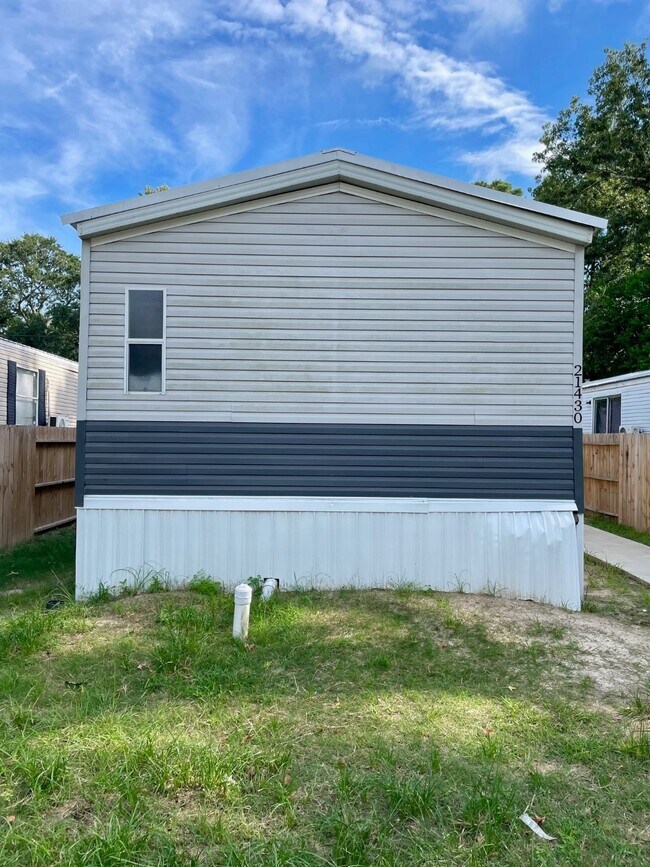 Building Photo - 21430 Dunn