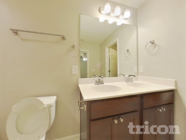 Building Photo - 121 Hickory Sta Ln