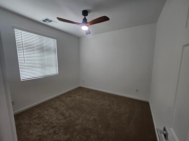 Building Photo - 548 Fremont Pass