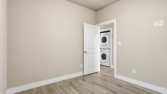 Building Photo - 4431 Knoxville St