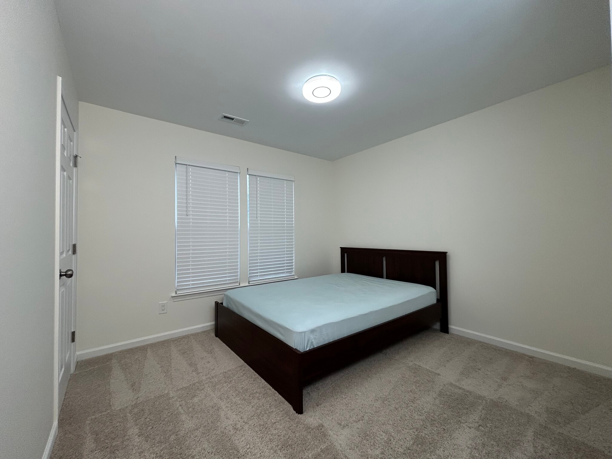Building Photo - 4015 Lake Charles Way