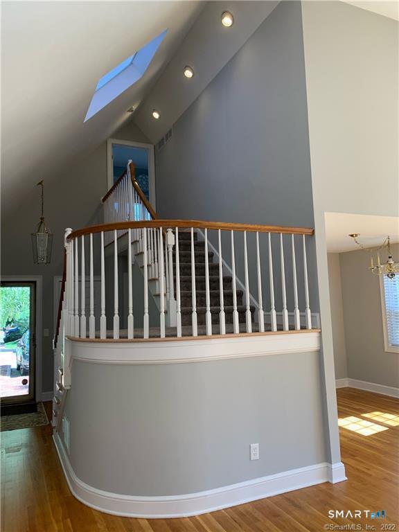 Building Photo - 20 Darien Cl