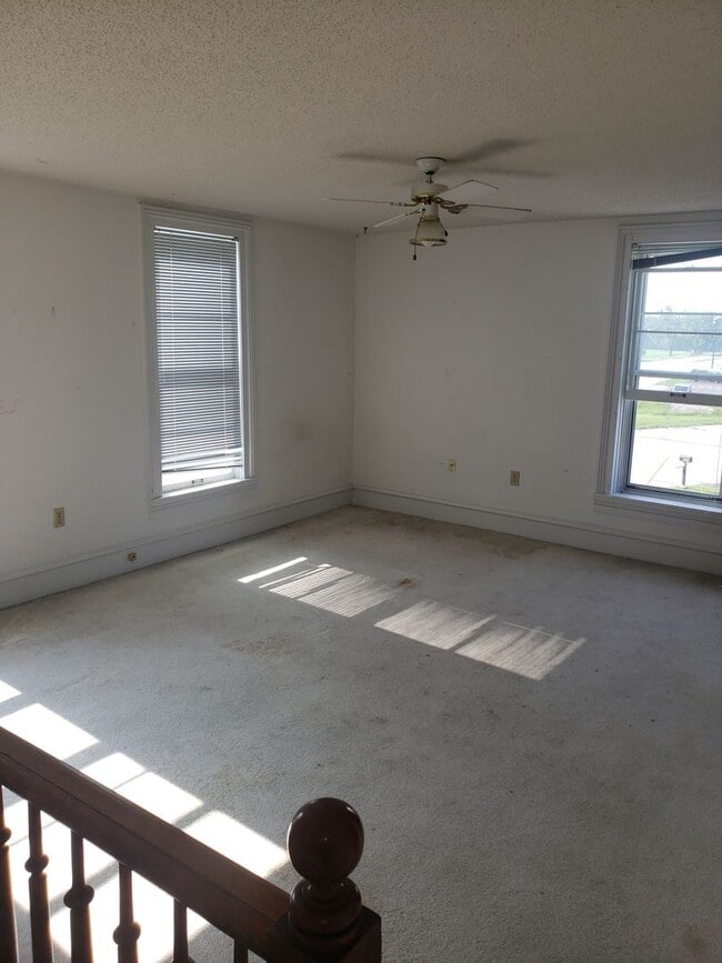 Building Photo - 9739 Maysville Rd