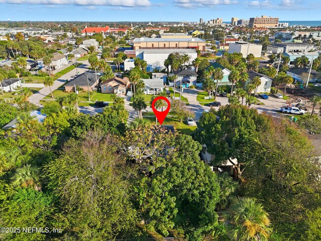 Building Photo - 420 3rd St S