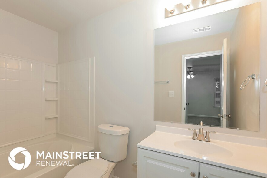 Building Photo - 4709 Autumn Rose Trail
