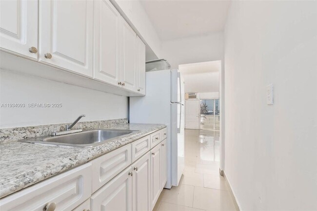 Building Photo - 1685 Jefferson Ave