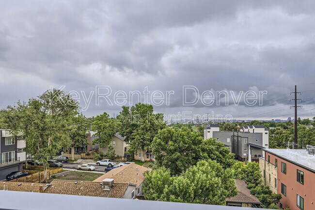 Building Photo - 1212 N Perry St