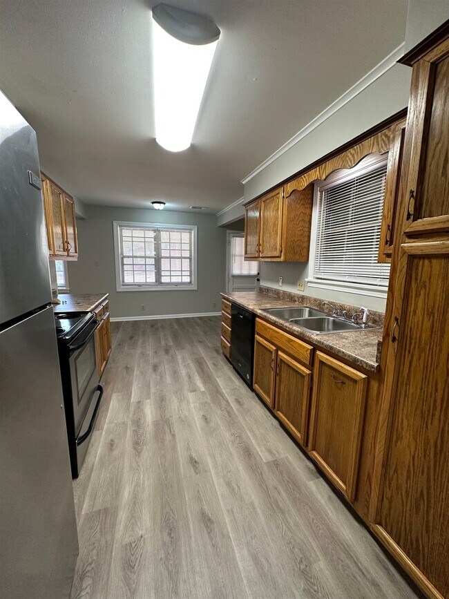 Building Photo - 2760 Bragg Ln