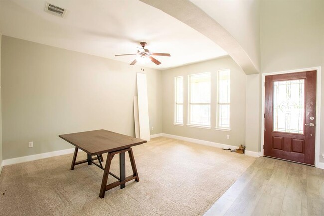 Building Photo - 350 McGarity