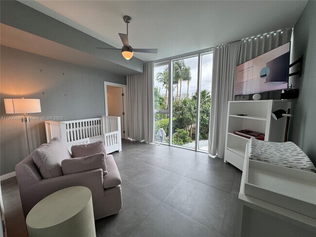 Building Photo - 2020 N Bayshore Dr