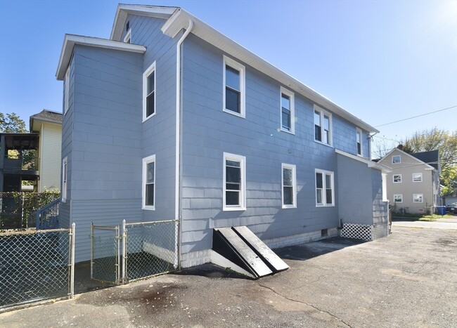 Building Photo - 46-48-48 Wait St