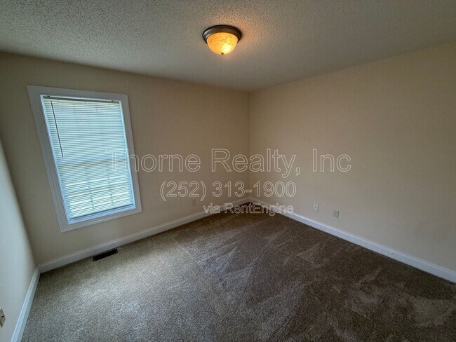 Building Photo - 2523 S Halifax Rd