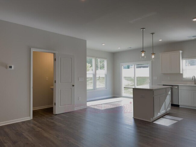 Building Photo - 165 Randwick Ln