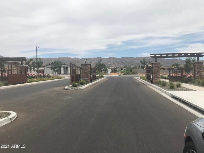 Building Photo - 1331 E Maldonado Dr