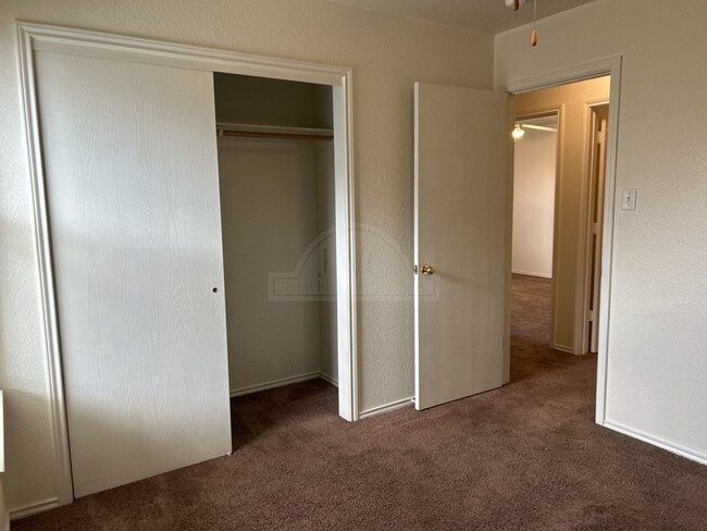 Building Photo - 2318 Wildewood Dr