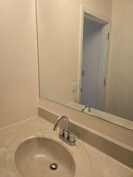Building Photo - 941 Wittenberg Dr