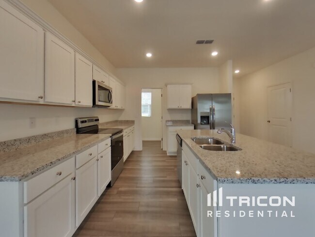 Building Photo - 130 Hyde Park Winder GA