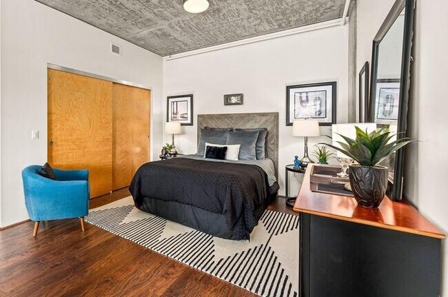 Building Photo - T1859U