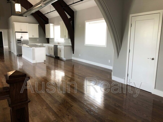 Building Photo - 4716 Macklind Ave