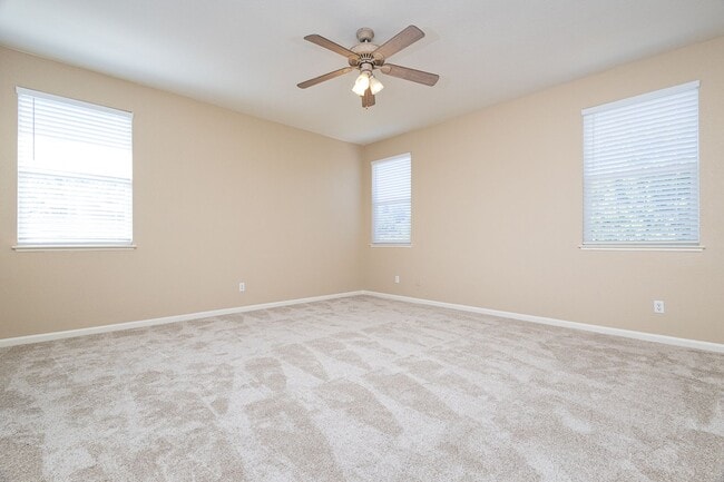 Building Photo - Spacious Folsom Parkway Home Near The Back...