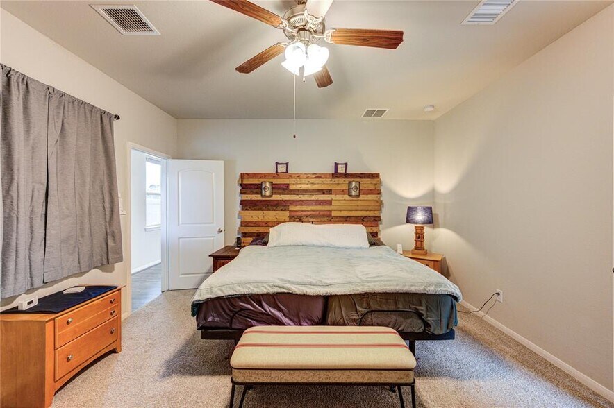 Building Photo - 30434 Butternut Oak Ln