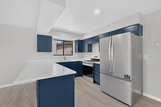 Building Photo - 7101 Cindy Dr NE