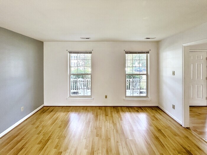 Building Photo - 6432 Goldenrod Ct