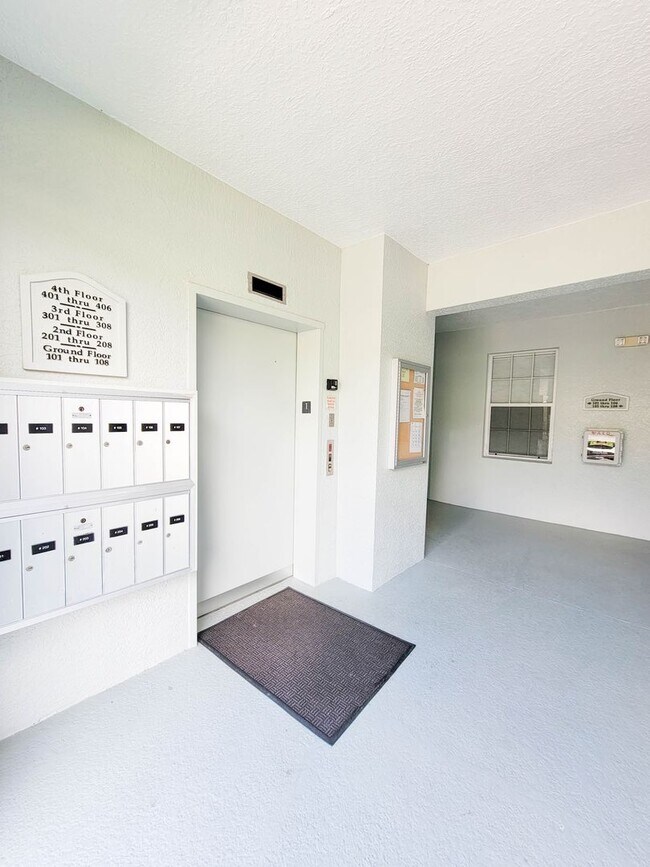 Building Photo - ** FOREST GLEN GOLF & COUNTRY CLUB ** 2 BE...