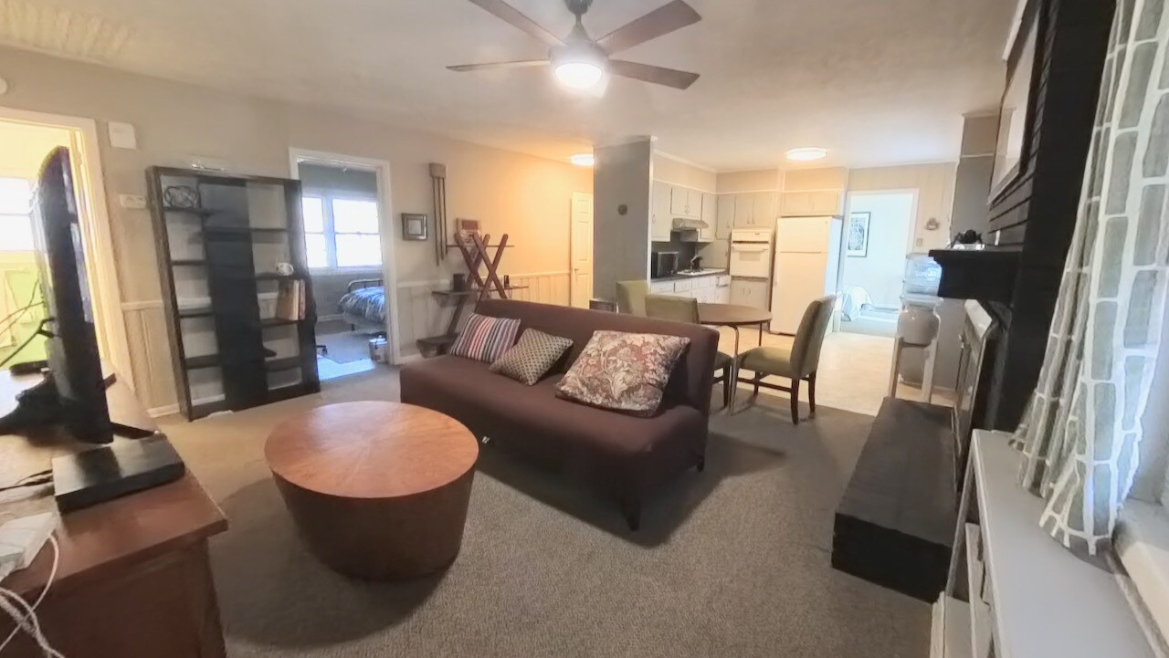 Building Photo - 2510 Headland Dr
