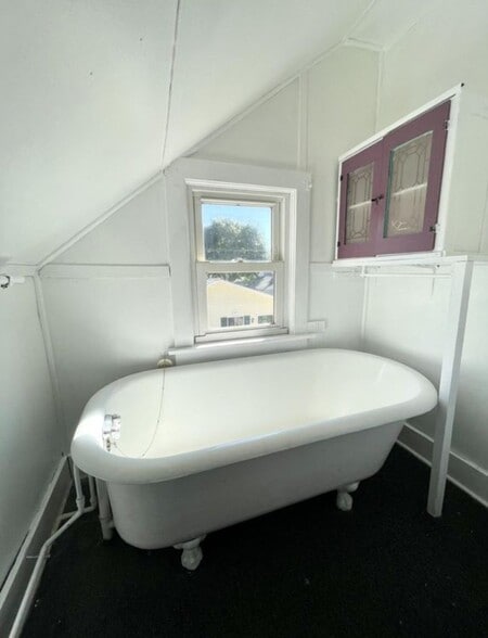 Building Photo - 806 E Loomis St