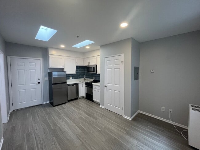Interior Photo - 1015 2nd Street