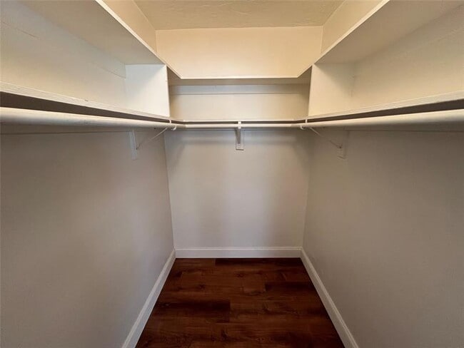 Building Photo - 1414 NE 5th Terrace