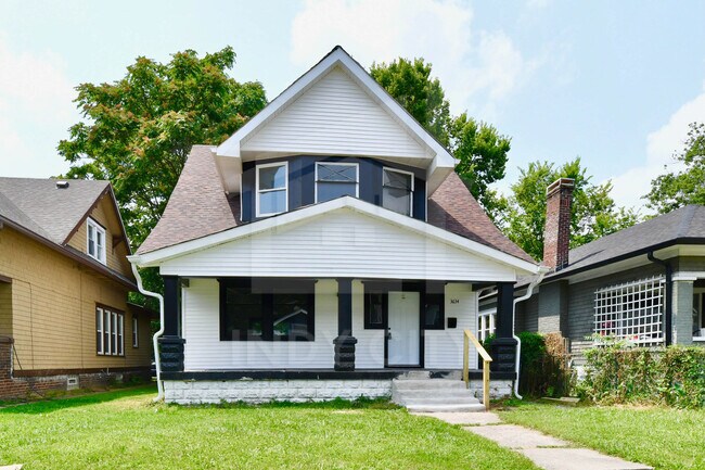 Primary Photo - 3634 N Kenwood Ave