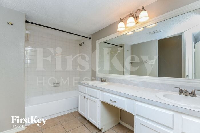 Building Photo - 4213 Amy Dr