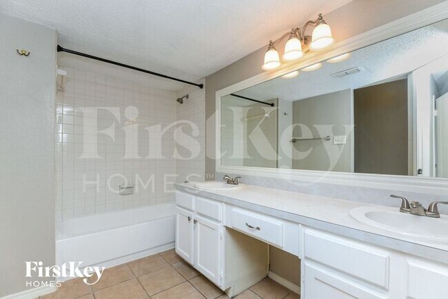 Building Photo - 4213 Amy Dr