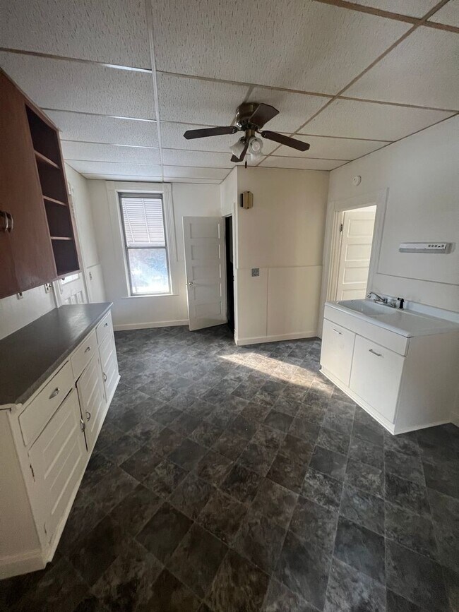 Building Photo - 822-24 WALLACE