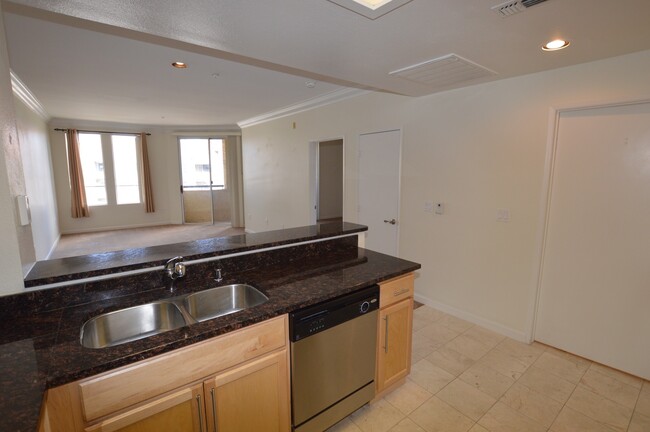 Building Photo - Unfurnished Meridian Luxury 1 Bed | 1 Ba C...