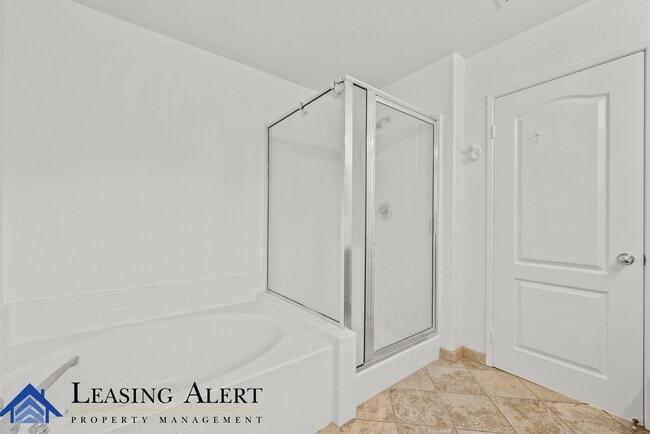 Building Photo - 28475 Nicholas Cir