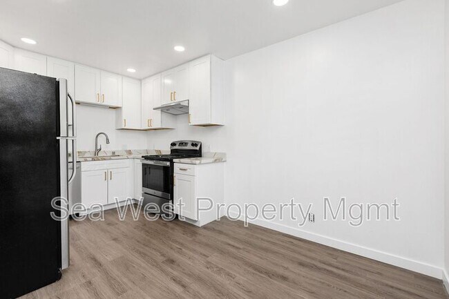 Building Photo - 889 Bracero Rd