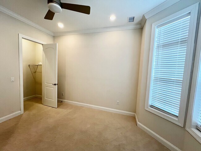 Building Photo - 110 Samjan Cir