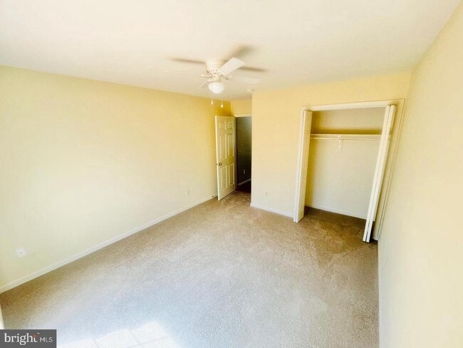 Building Photo - 711 Yorktown Blvd