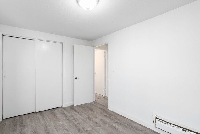 Building Photo - 2120 Lincoln Ave #D - 2 bedroom | 1 bath |...