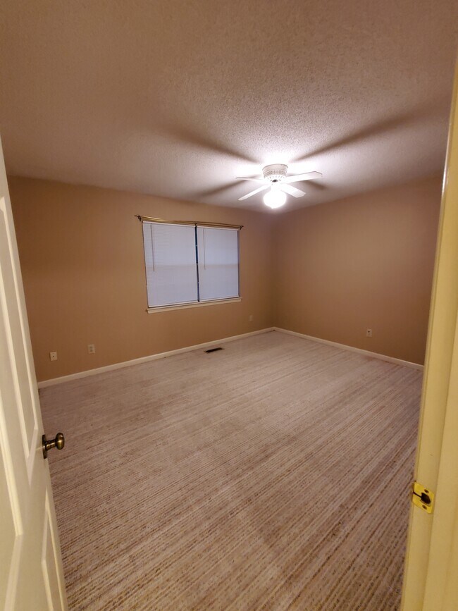 Building Photo - 4463 Ellis Cir NW